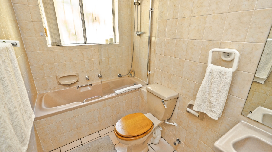 3 Bedroom Property for Sale in Welgelegen 3 Western Cape
